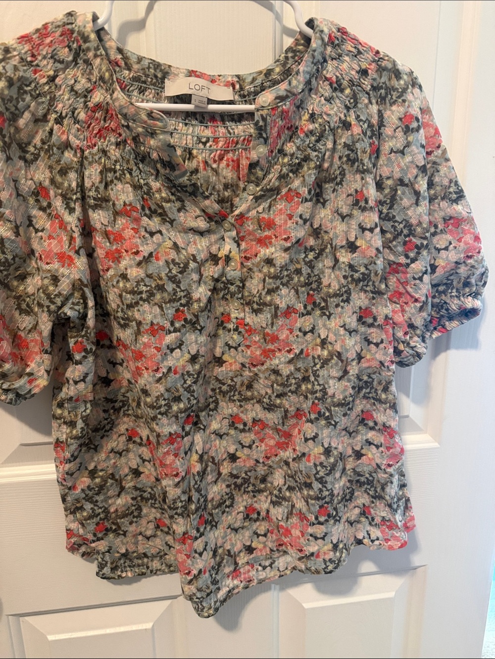 LOFT Coral & Green Floral Puff Sleeve Blouse small